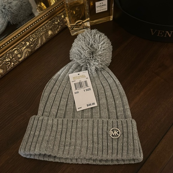 NEW WITH TAGS Michael Kors Beanie - Picture 1 of 1